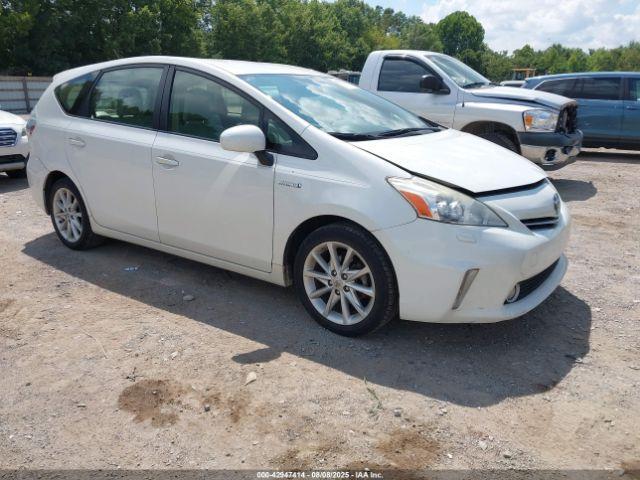  Salvage Toyota Prius v