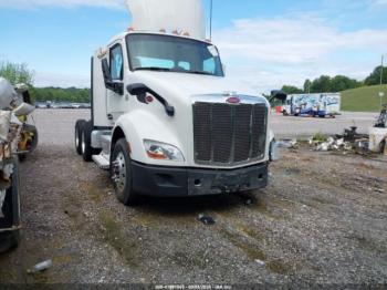  Salvage Peterbilt 579