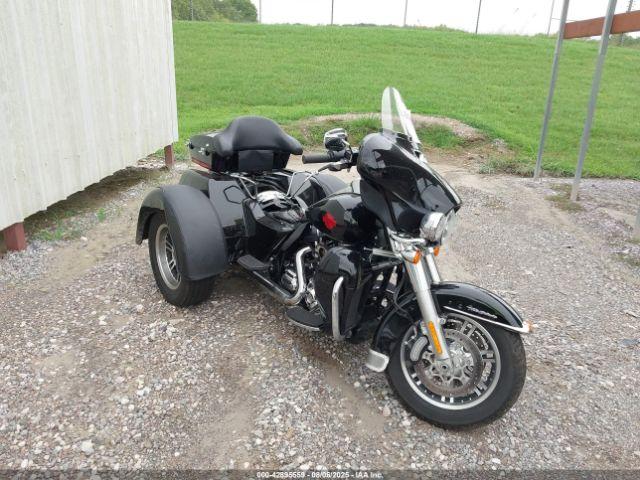  Salvage Harley-Davidson Flhtcutg