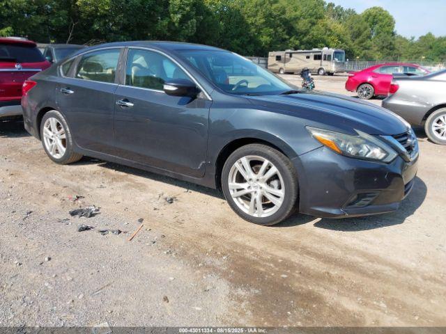  Salvage Nissan Altima