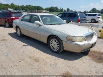 Salvage Lincoln Towncar