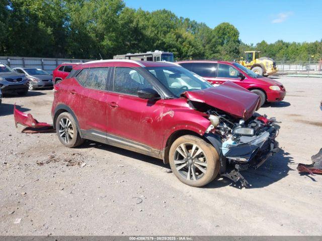  Salvage Nissan Kicks