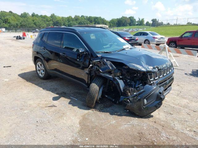  Salvage Jeep Compass