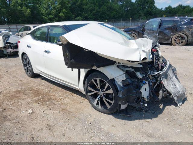  Salvage Nissan Maxima