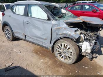  Salvage Nissan Kicks