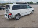 Chrysler Town & Country Limited Platinum Image 7
