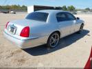 Lincoln Towncar Signature Image 9