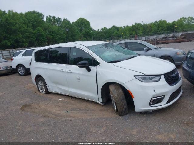  Salvage Chrysler Pacifica