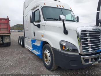  Salvage Freightliner Cascadia 125