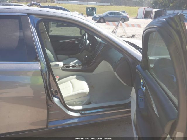 INFINITI Q50 3.0t Luxe Image 2