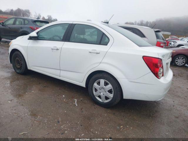 Chevrolet Sonic Ls Auto Image 2