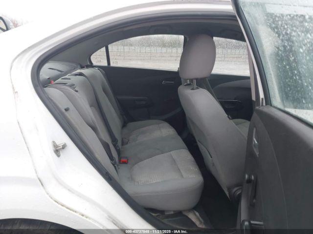 Chevrolet Sonic Ls Auto Image 4