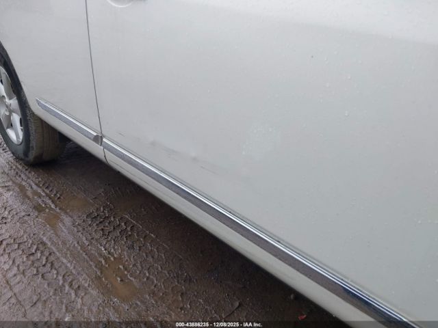 Nissan Rogue S Image 3