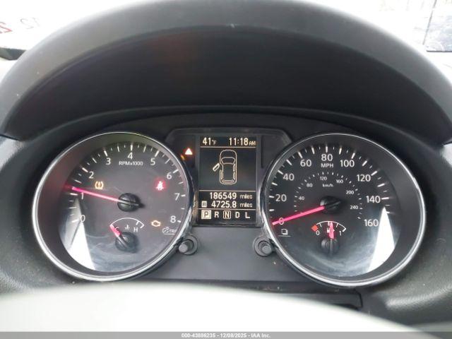 Nissan Rogue S Image 7