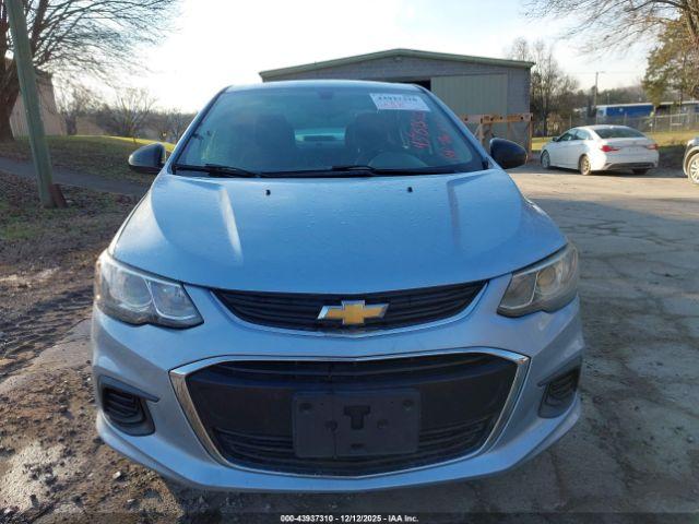 Chevrolet Sonic Lt Auto Image 9