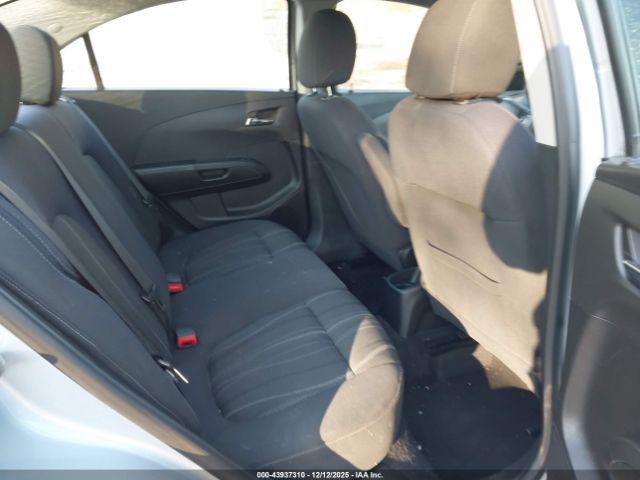 Chevrolet Sonic Lt Auto Image 8