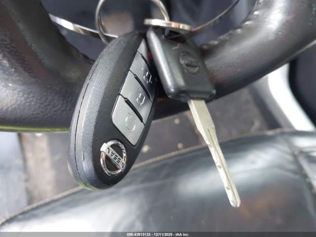 Nissan Titan Sl Image 11