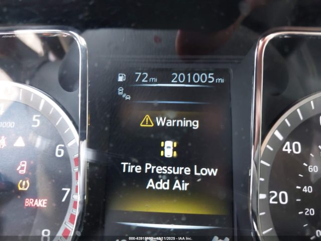 Nissan Titan Sl Image 15