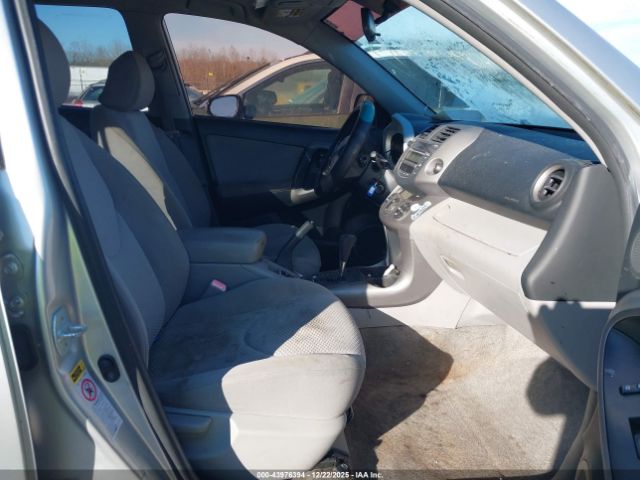 Toyota RAV4 Limited Image 10