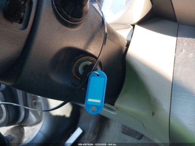 Toyota RAV4 Limited Image 4