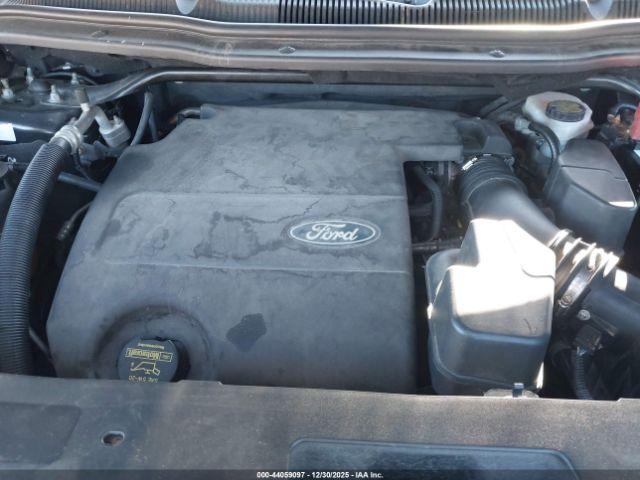 Ford Explorer Limited Image 11