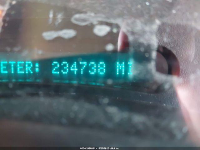 Chevrolet Silverado 2500 Work Truck Image 13