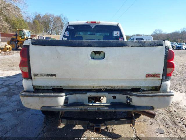 Chevrolet Silverado 2500 Work Truck Image 6