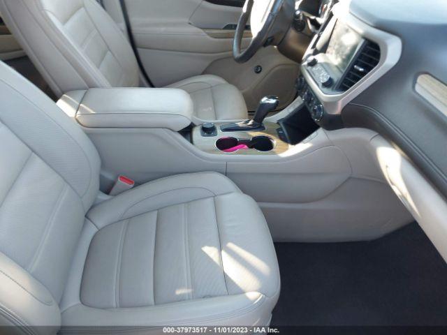 GMC Acadia Denali Image 15