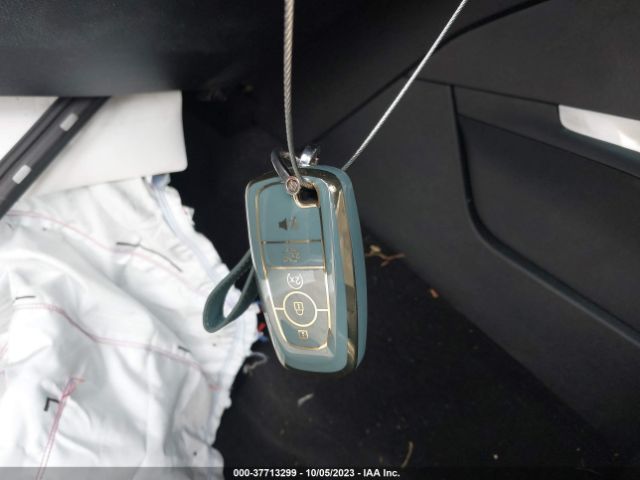 Ford Explorer Xlt Image 8