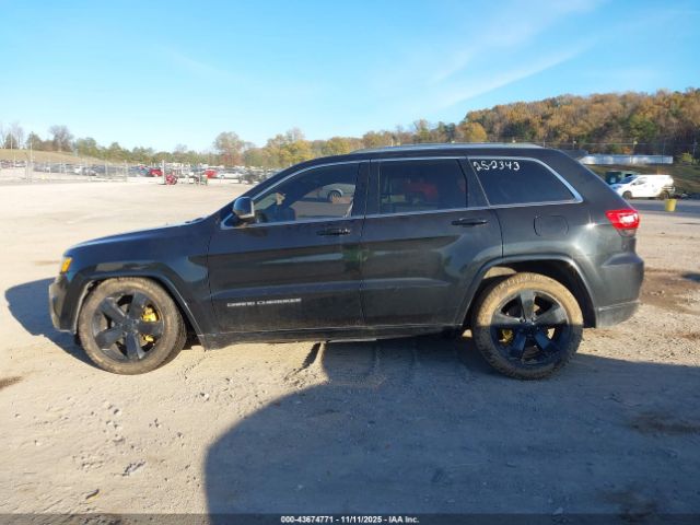 Jeep Grand Cherokee Overland Image 16