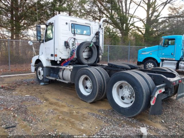 Volvo Vn Vnm Image 10