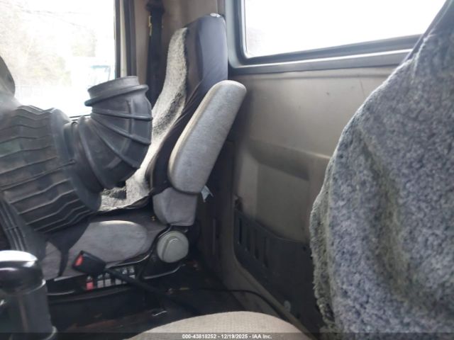 Volvo Vn Vnm Image 13