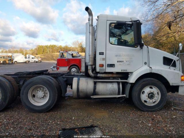 Volvo Vn Vnm Image 7