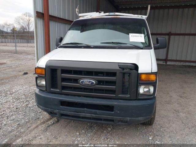 Ford E-250 Image 4