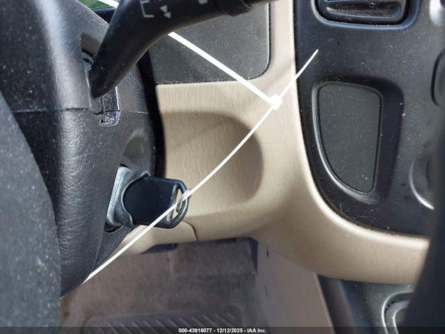 Ford Escape Xls Image 11