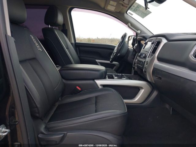 Nissan Titan Pro-4x Image 11