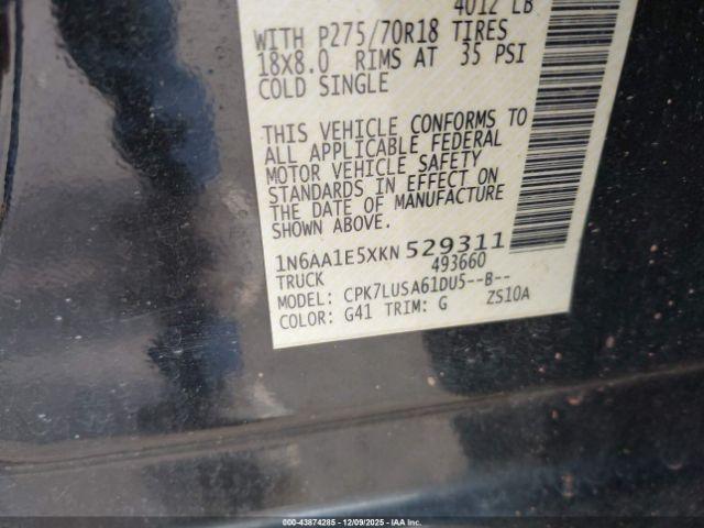 Nissan Titan Pro-4x Image 15