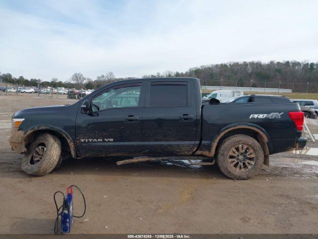 Nissan Titan Pro-4x Image 16