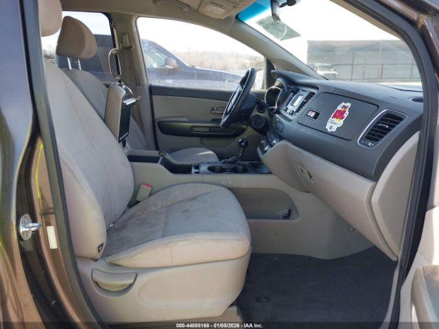 Kia Sedona Lx Image 6