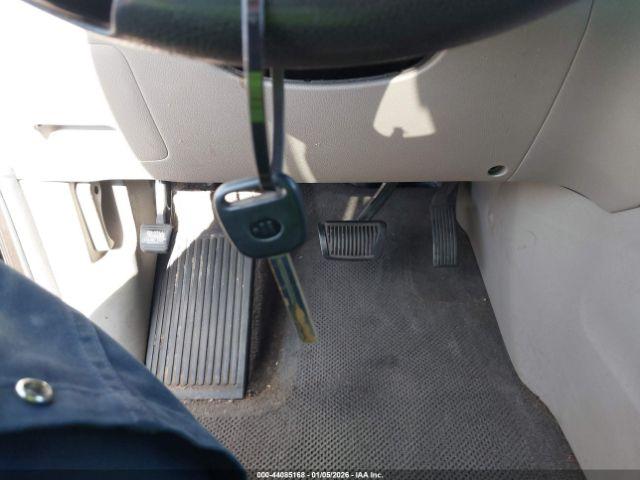 Kia Sedona Lx Image 11