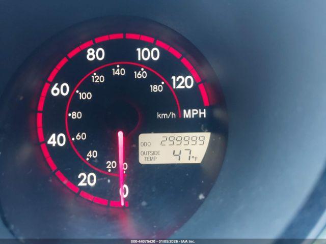 Pontiac Vibe Image 9