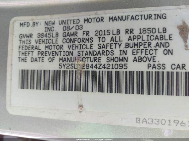 Pontiac Vibe Image 2