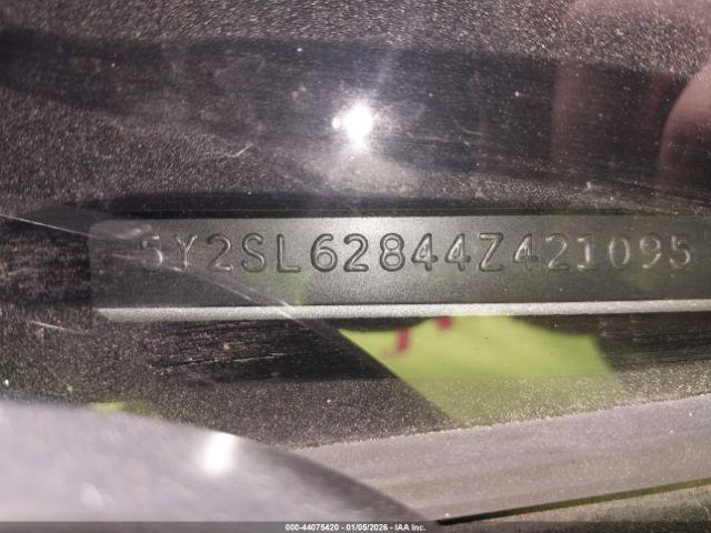 Pontiac Vibe Image 4