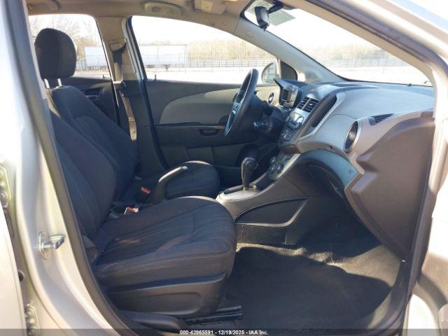 Chevrolet Sonic Lt Auto Image 5