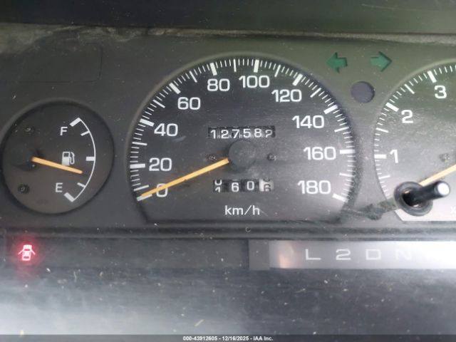 Toyota Previa Image 8