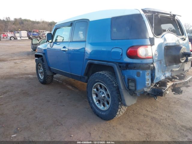Toyota FJ Cruiser Image 2
