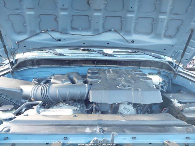 Toyota FJ Cruiser Image 12