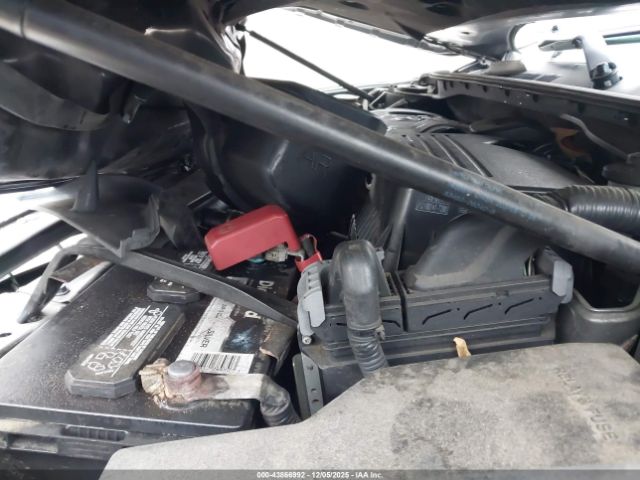 Toyota Camry Le Image 8