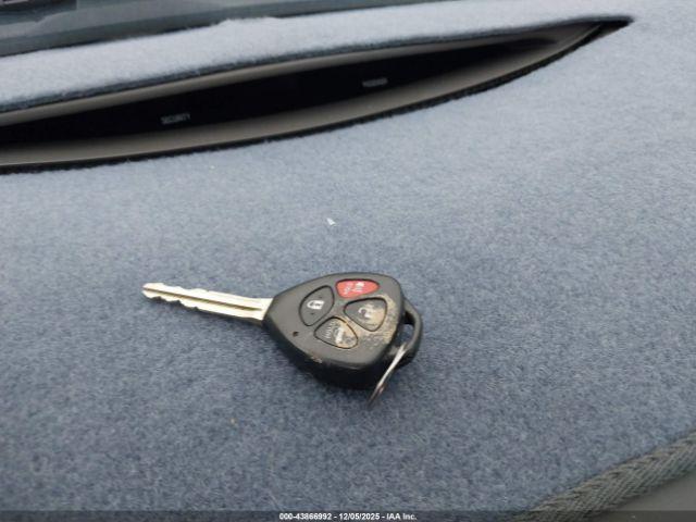 Toyota Camry Le Image 7