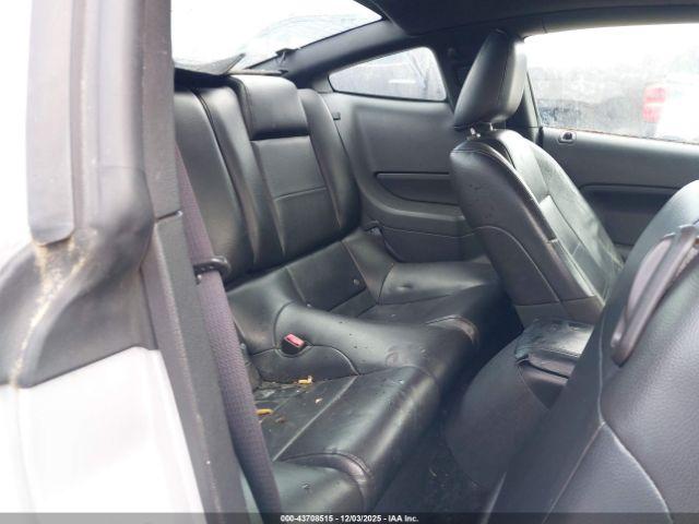 Ford Mustang Image 12